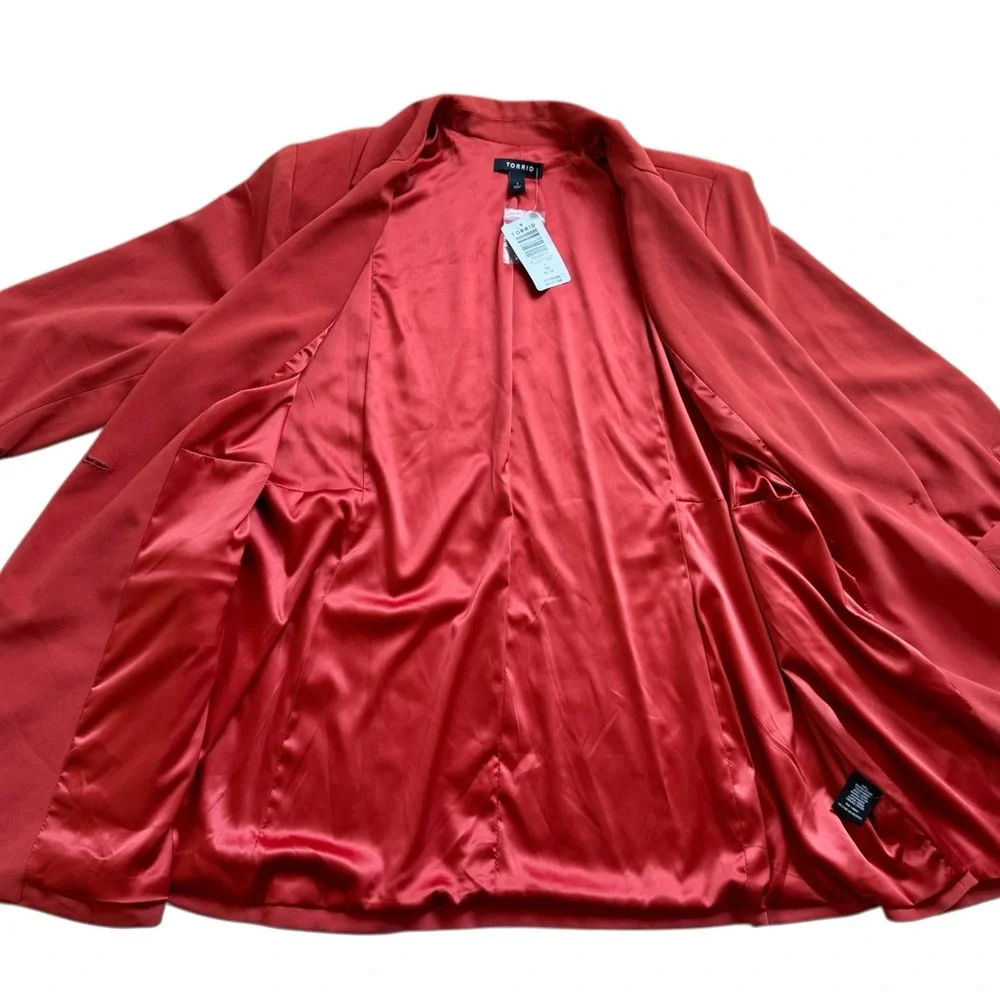 torrid red essential